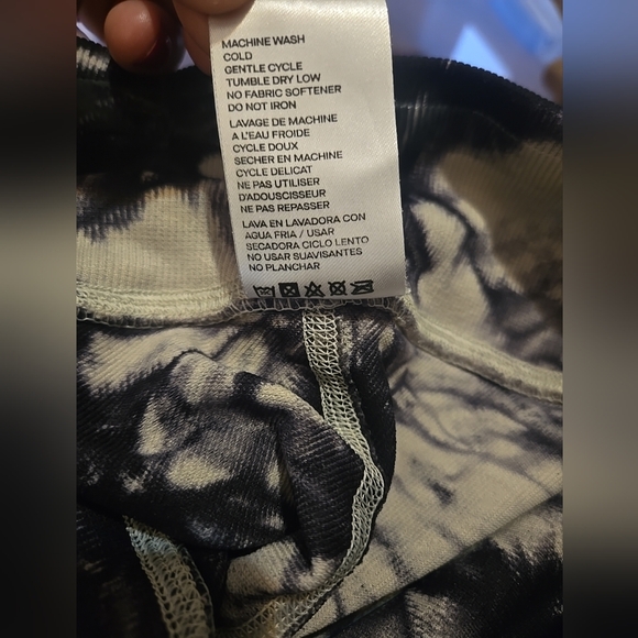 Good American Essentials Tie Dye Seamless Leggings Size 3/4 - Picture 7 of 8